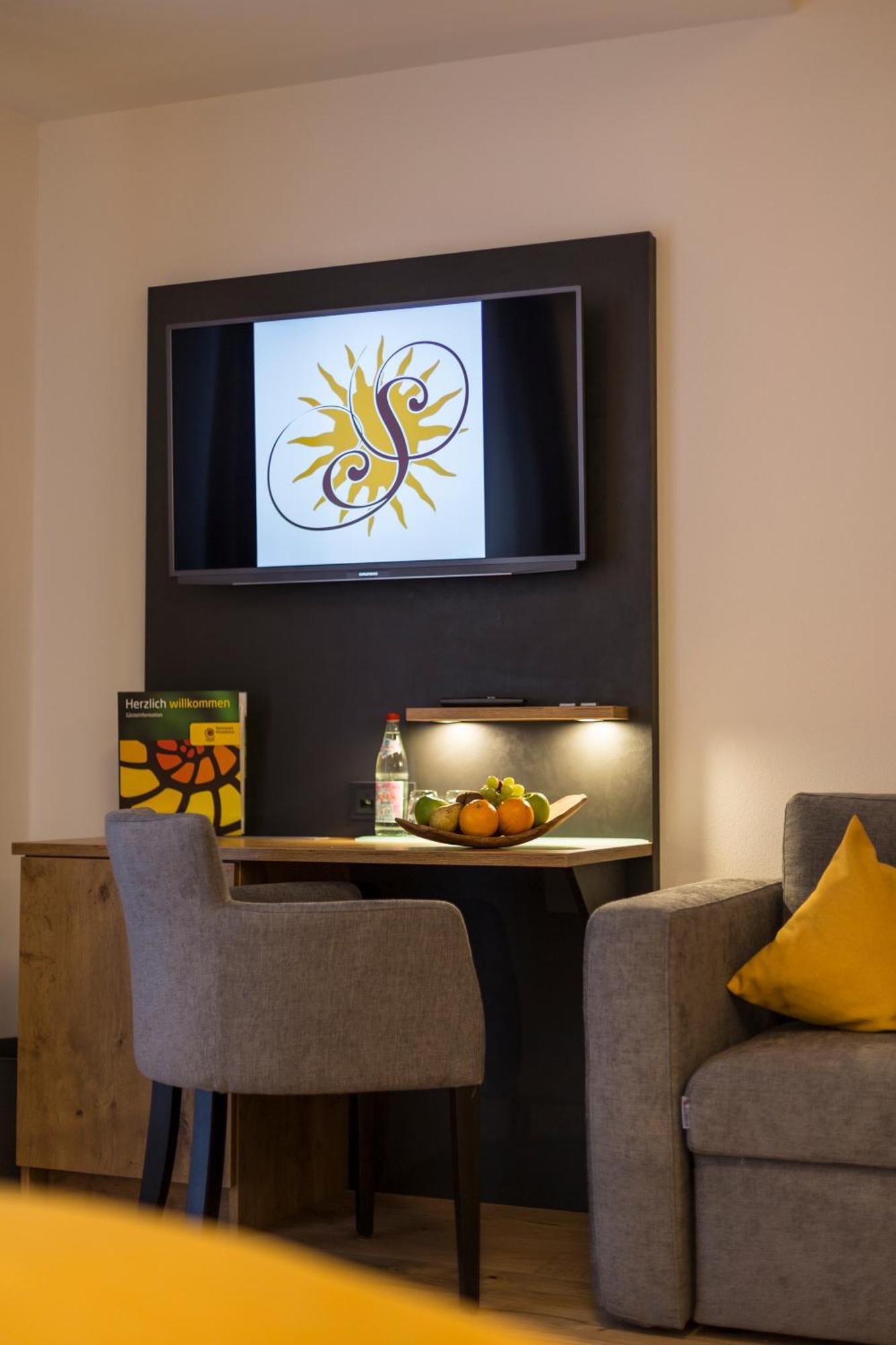 Hotel-Gasthof Zur Sonne พัพเพนไฮม์ ภายนอก รูปภาพ