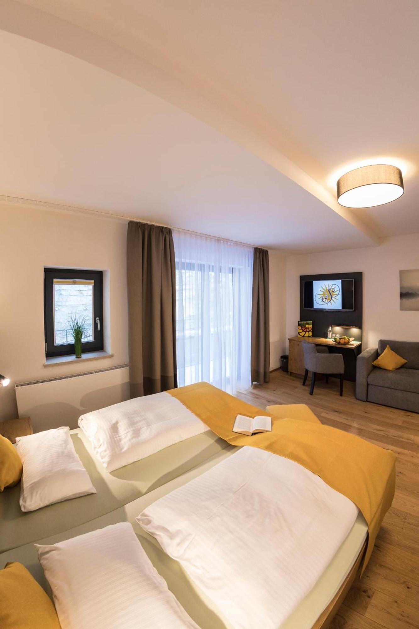 Hotel-Gasthof Zur Sonne พัพเพนไฮม์ ภายนอก รูปภาพ