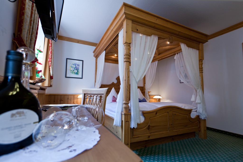 Hotel-Gasthof Zur Sonne พัพเพนไฮม์ ภายนอก รูปภาพ