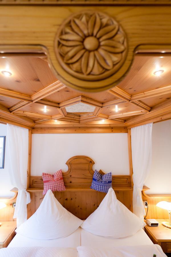 Hotel-Gasthof Zur Sonne พัพเพนไฮม์ ภายนอก รูปภาพ