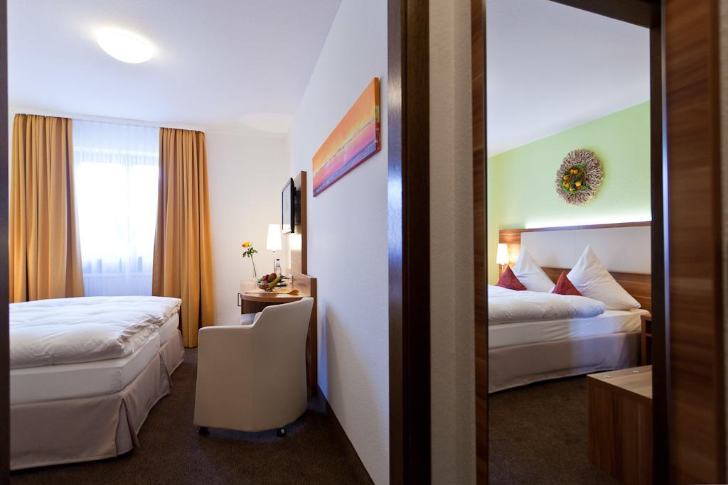 Hotel-Gasthof Zur Sonne พัพเพนไฮม์ ภายนอก รูปภาพ