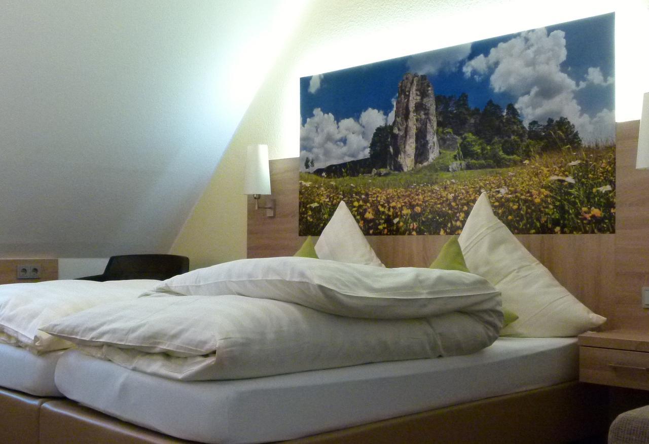 Hotel-Gasthof Zur Sonne พัพเพนไฮม์ ภายนอก รูปภาพ