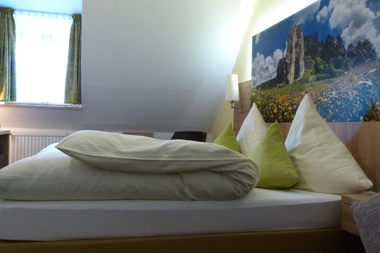 Hotel-Gasthof Zur Sonne พัพเพนไฮม์ ภายนอก รูปภาพ